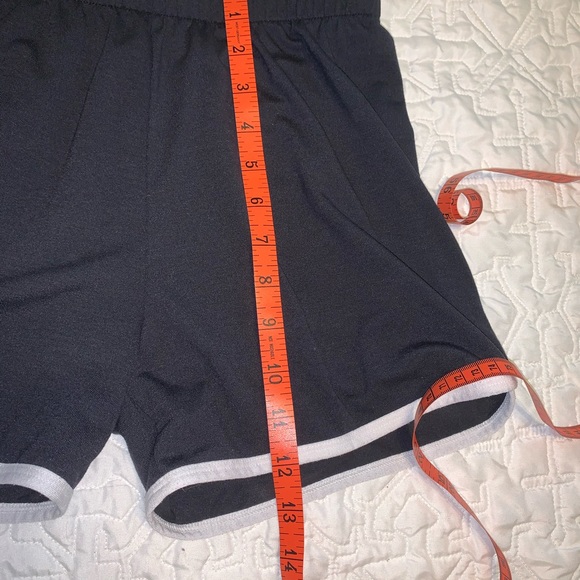 Under Armour black shorts - Picture 6 of 7